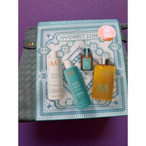 $102 Moroccanoil Holiday 2025 Hydration Hair Set with Bag NEW Shampoo Treatment